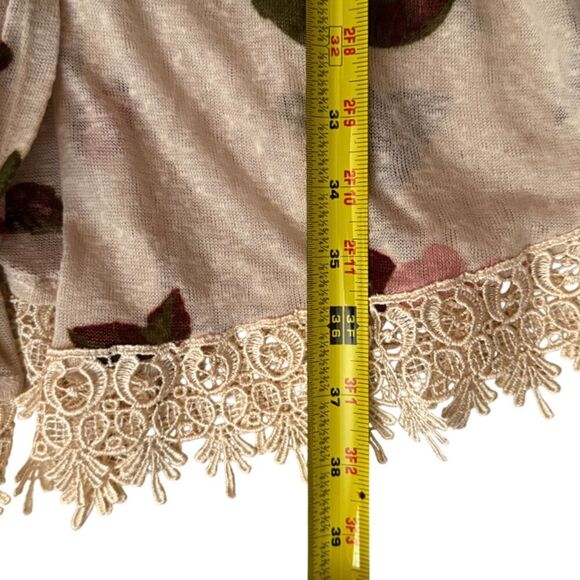 Freshman Beige & Pink Floral & Lace Trim Duster Cardigan Sweater Size M - Picture 9 of 10